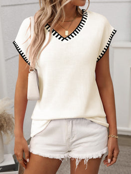 Short Sleeve Contrast Trim V-Neck Knit Top