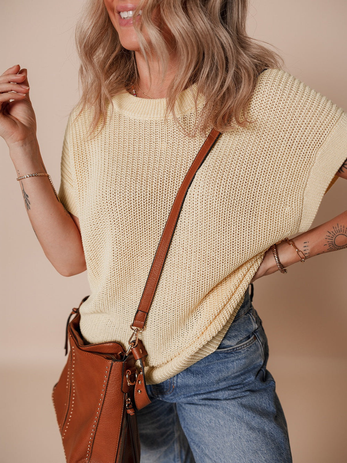 Short Sleeve Round Neck Knit Top
