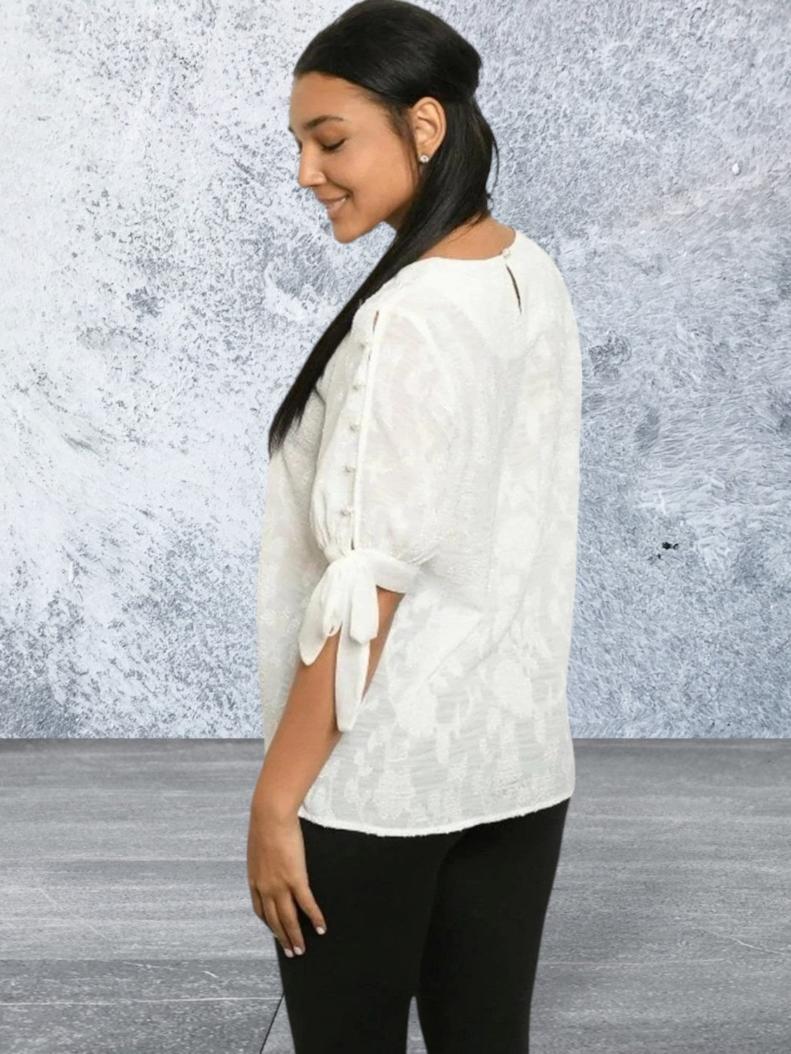 Half tie sleeve scoop neck off white top