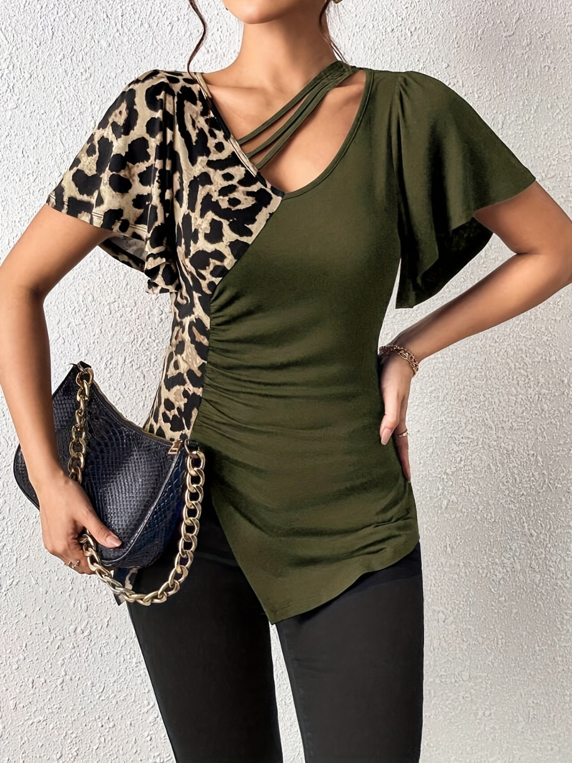 Short Sleeve Ruched Leopard Top