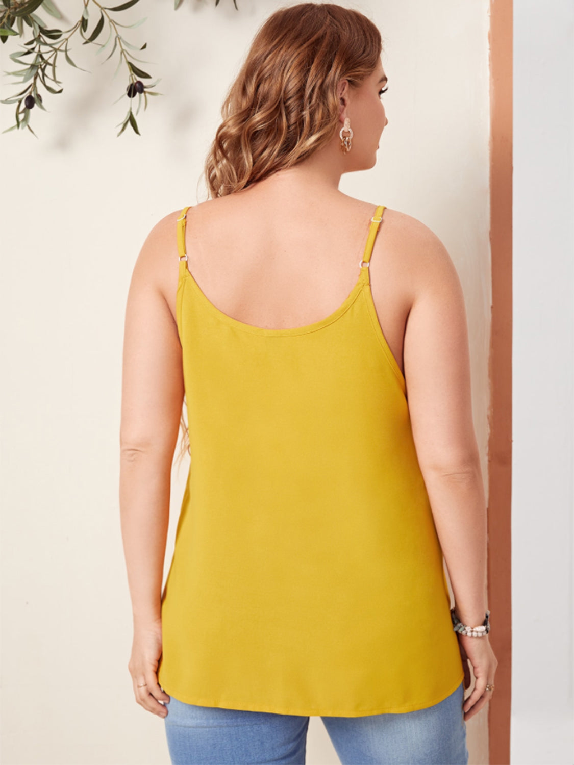 Plus Size Sleeveless Scoop Neck Cami Top