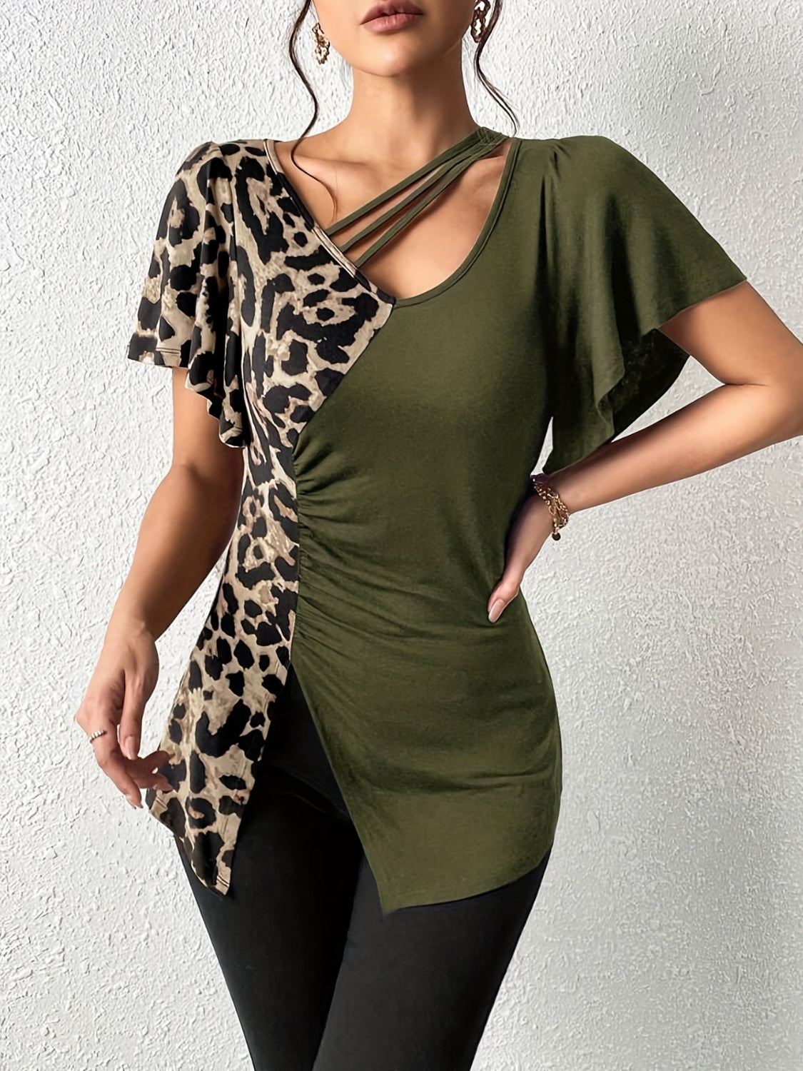 Short Sleeve Ruched Leopard Top