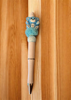 Decorative pen with a teddy bear design