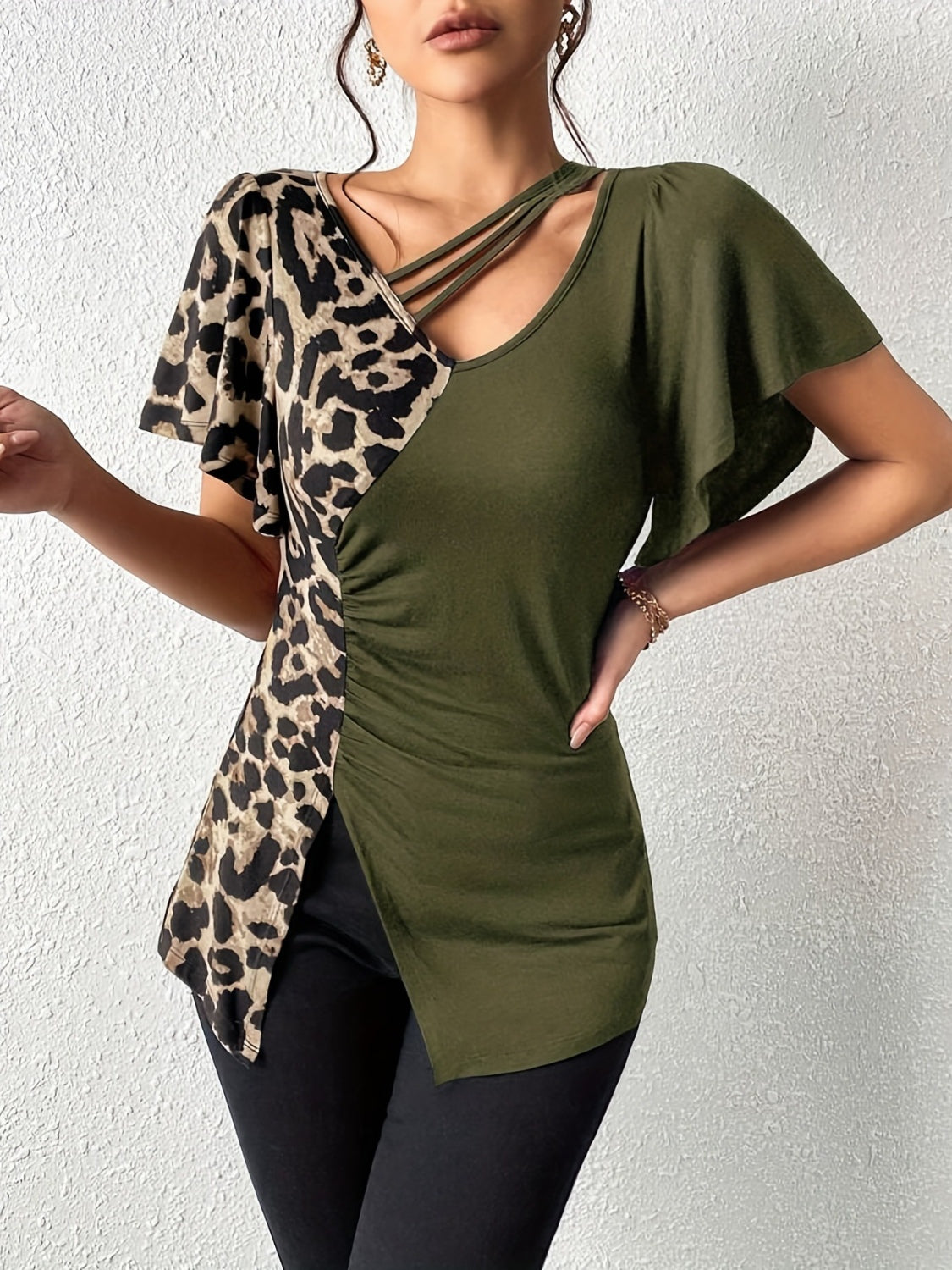 Short Sleeve Ruched Leopard Top