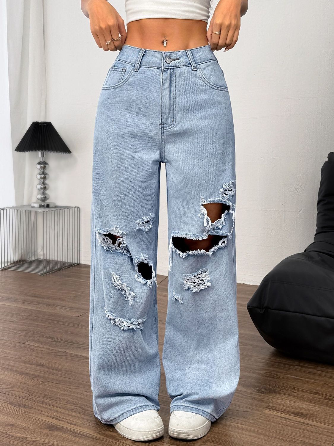Distressed Wide Leg Ripped Jeans with Pockets