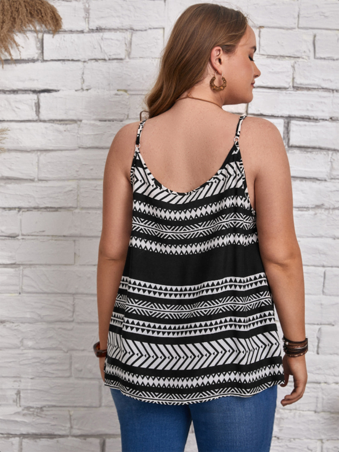 Plus Size Sleeveless Scoop Neck Cami Top