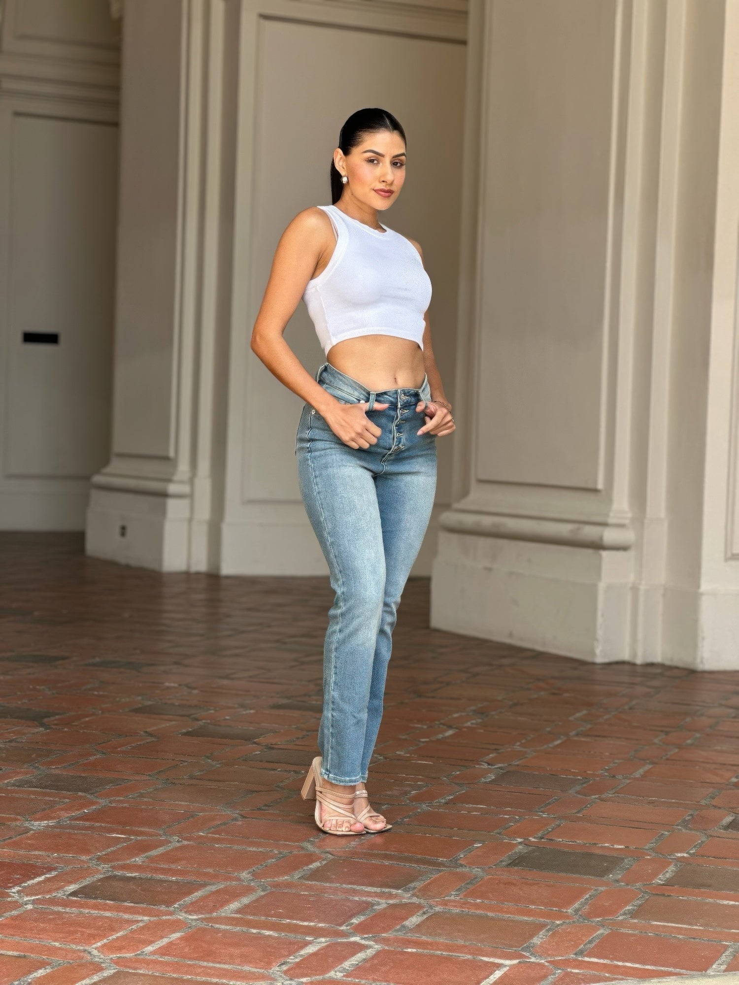 Women's High Rise Straight Leg cut Denim Jeans