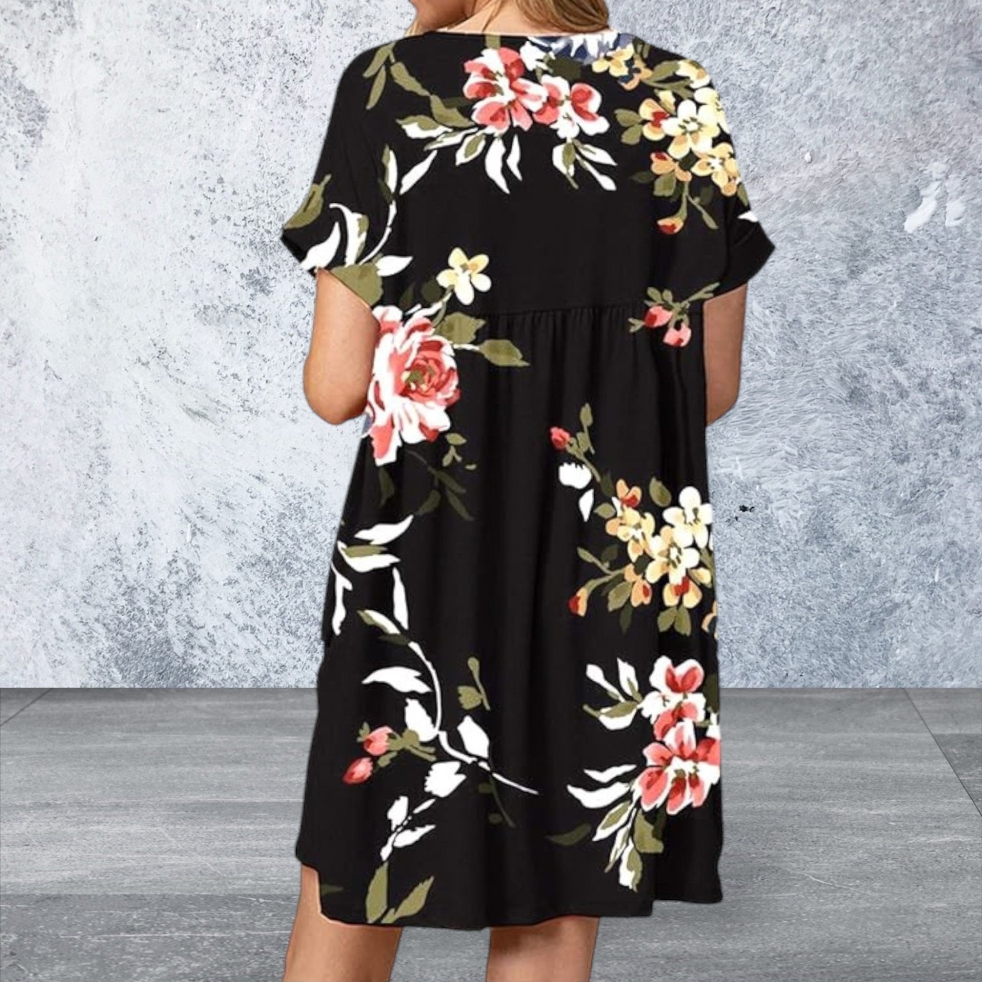 Plus Size Short Sleeve Black V Neck Mini Dress