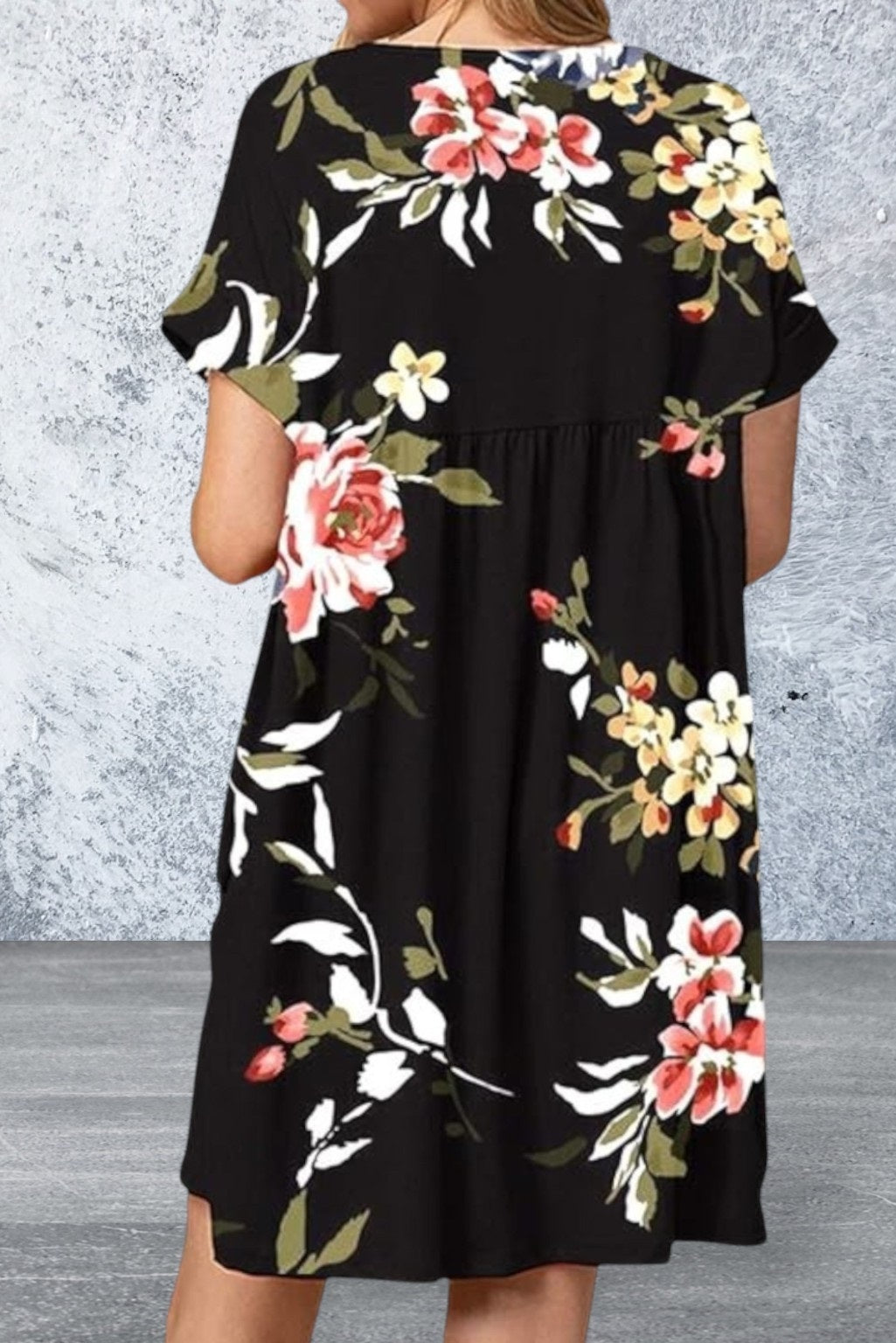 Plus Size Floral Short Sleeve Black V Neck Mini Dress