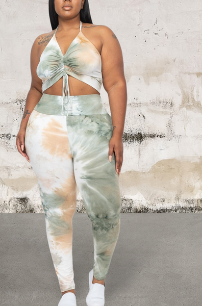 Plus Size Ruched Crop Top And Leggings Set