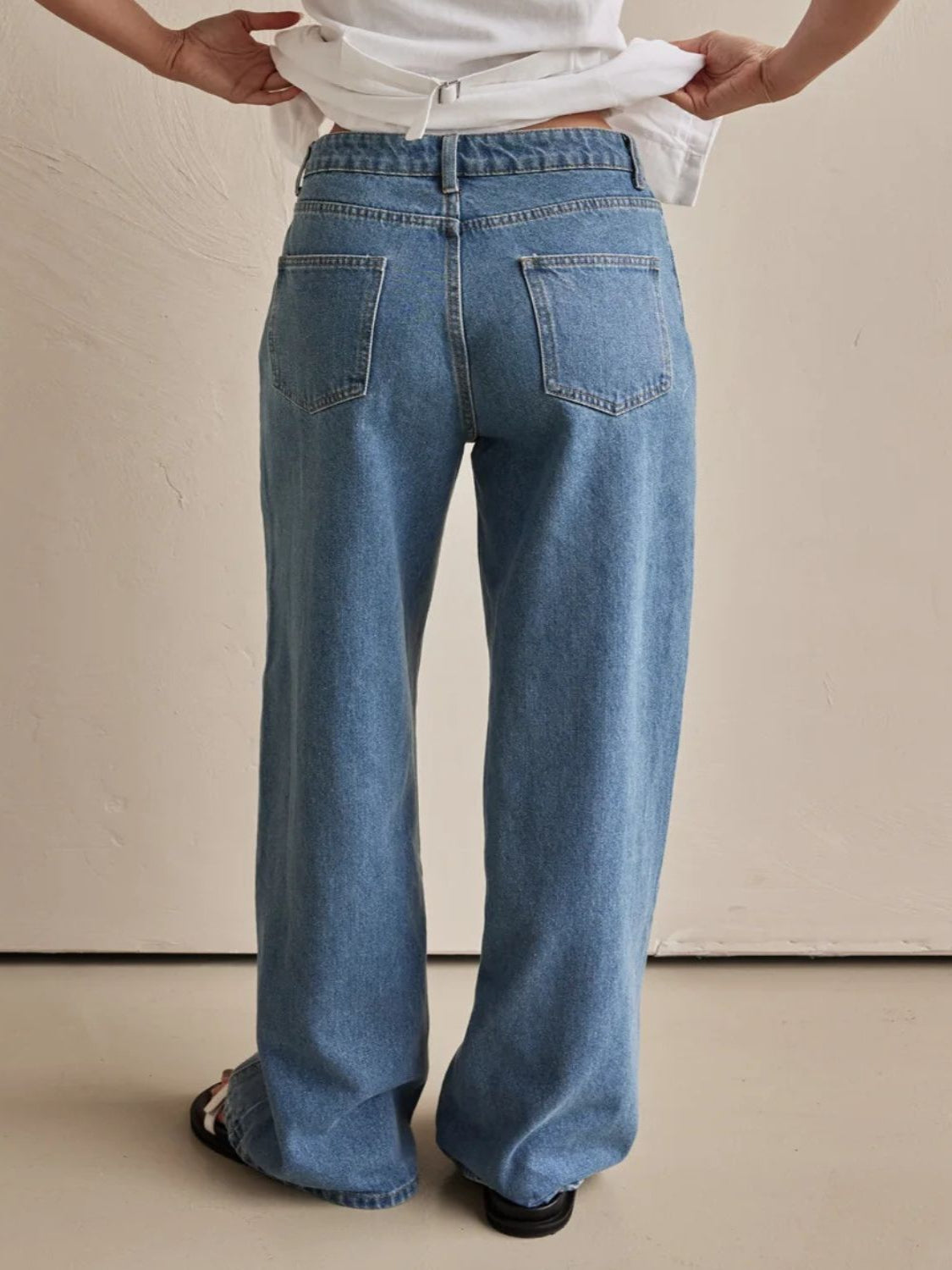 Women's Contrast Straight Leg Jeans with Pockets