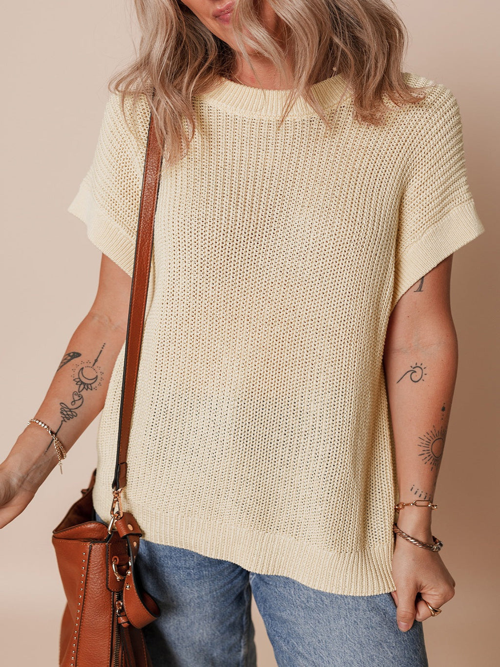 Short Sleeve Round Neck Knit Top