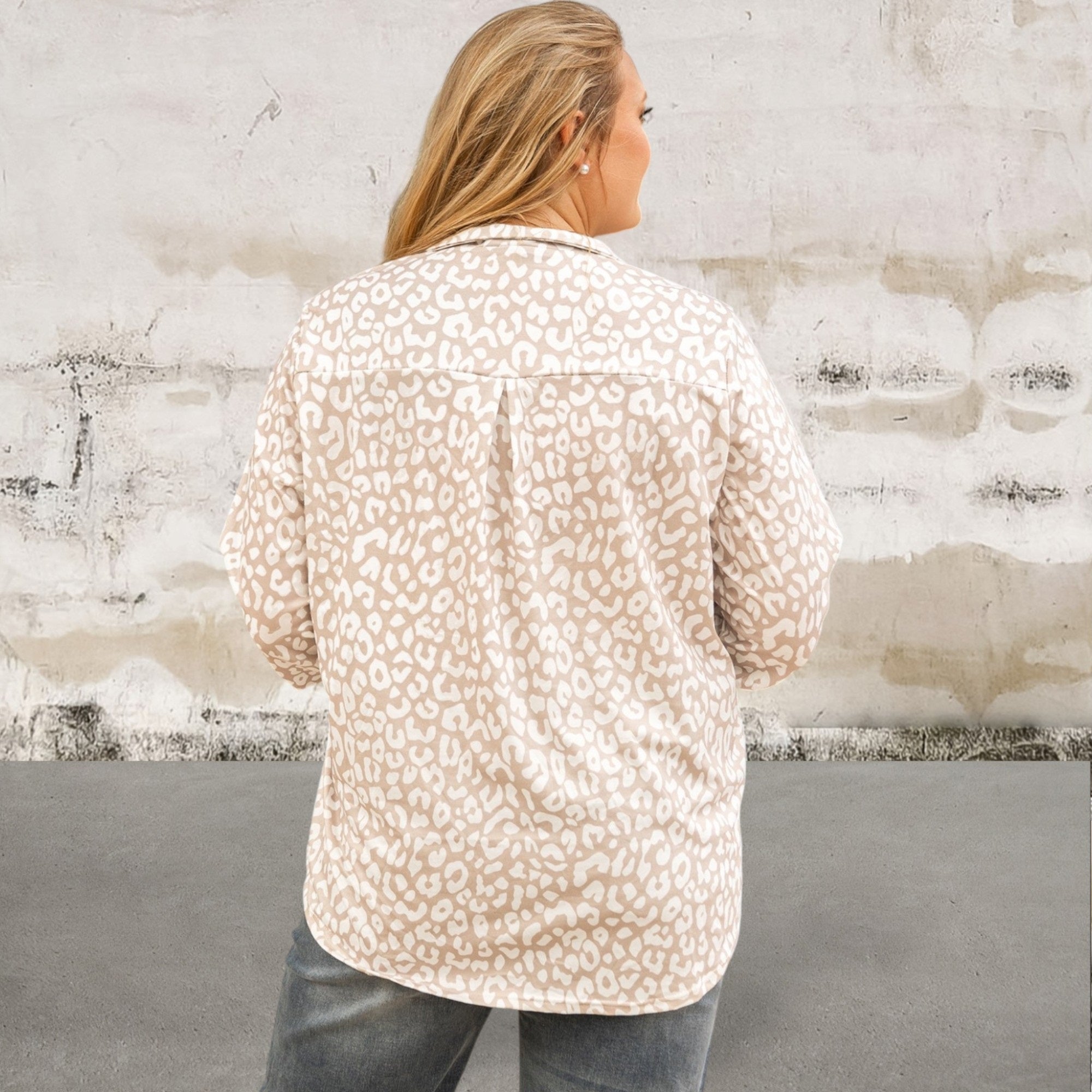 Plus Size Leopard Print Tab Sleeve Top