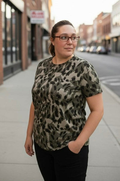 Short Sleeve Leopard Print Mock Neck Slim Top