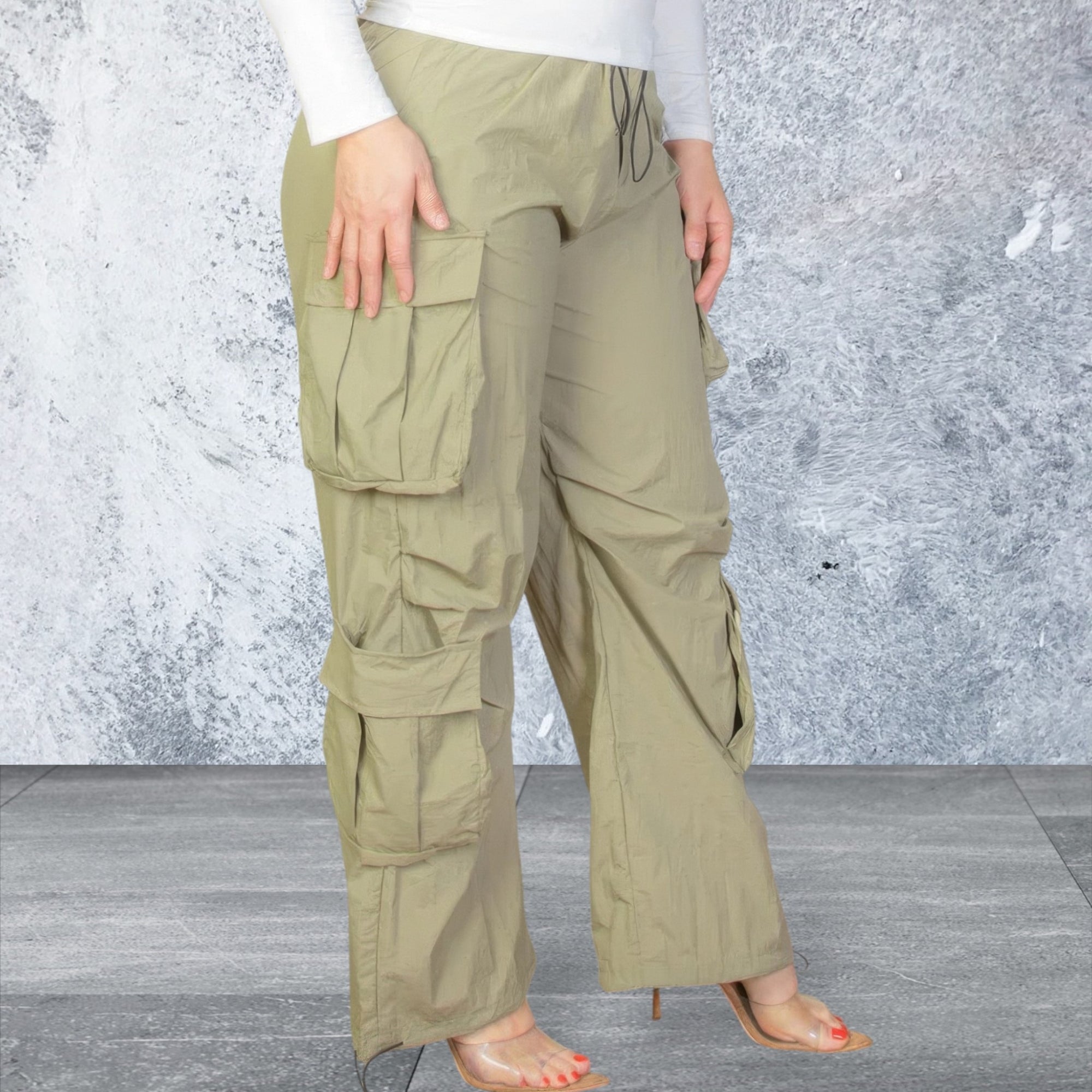 Plus Size Lightweight Flap Pockets Ruched Pants