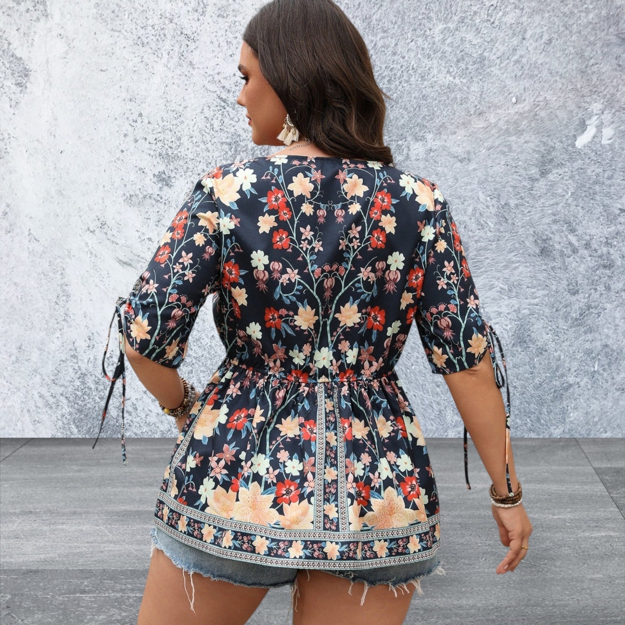 Plus Size Floral V-Neck Half Sleeve Top