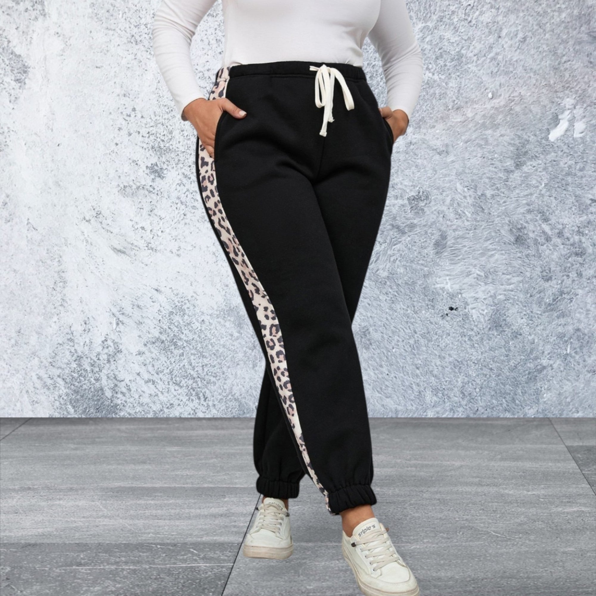 Plus Size Leopard Print On The Side Joggers