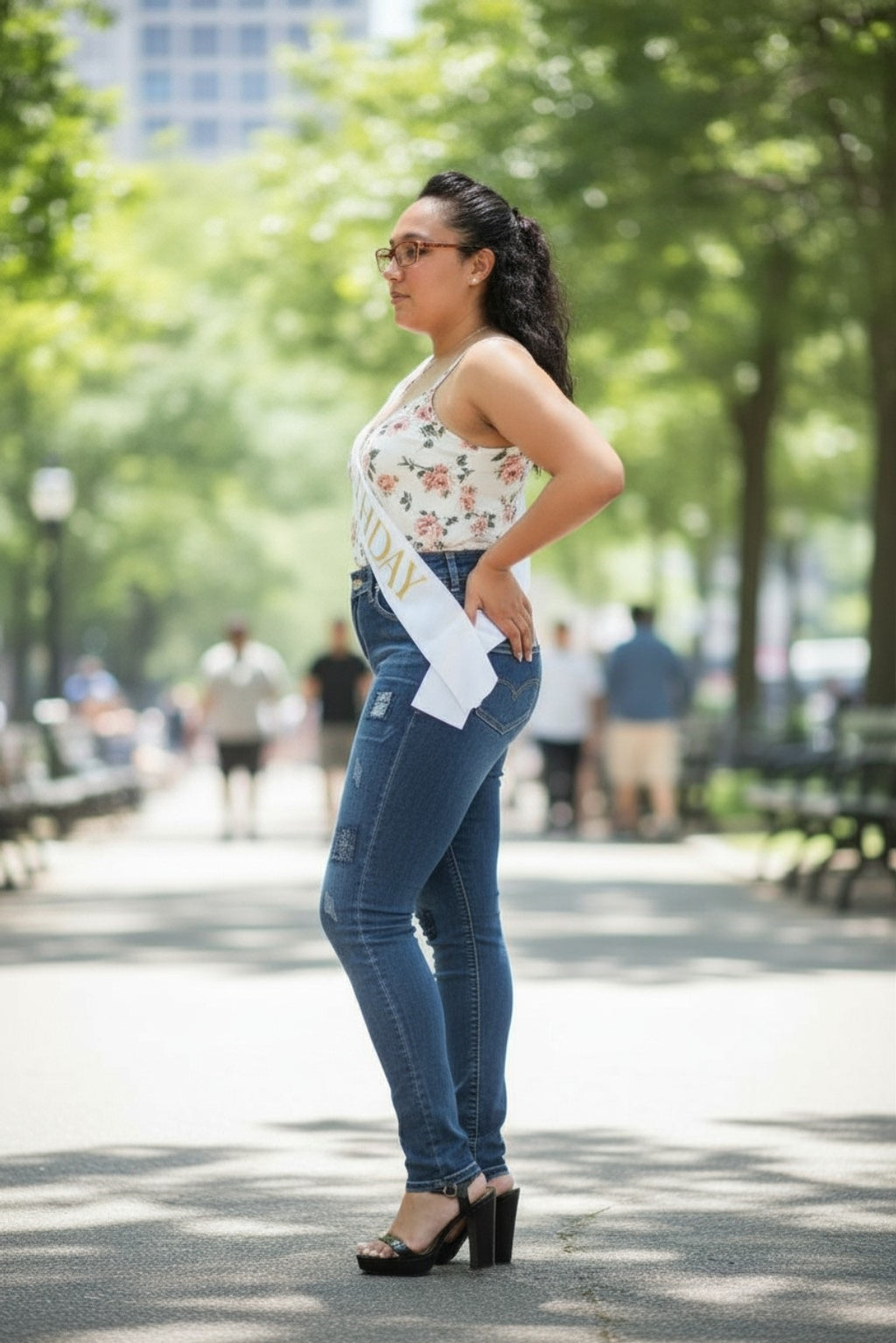 Juniors stretchy high rise skinny dark blue jeans