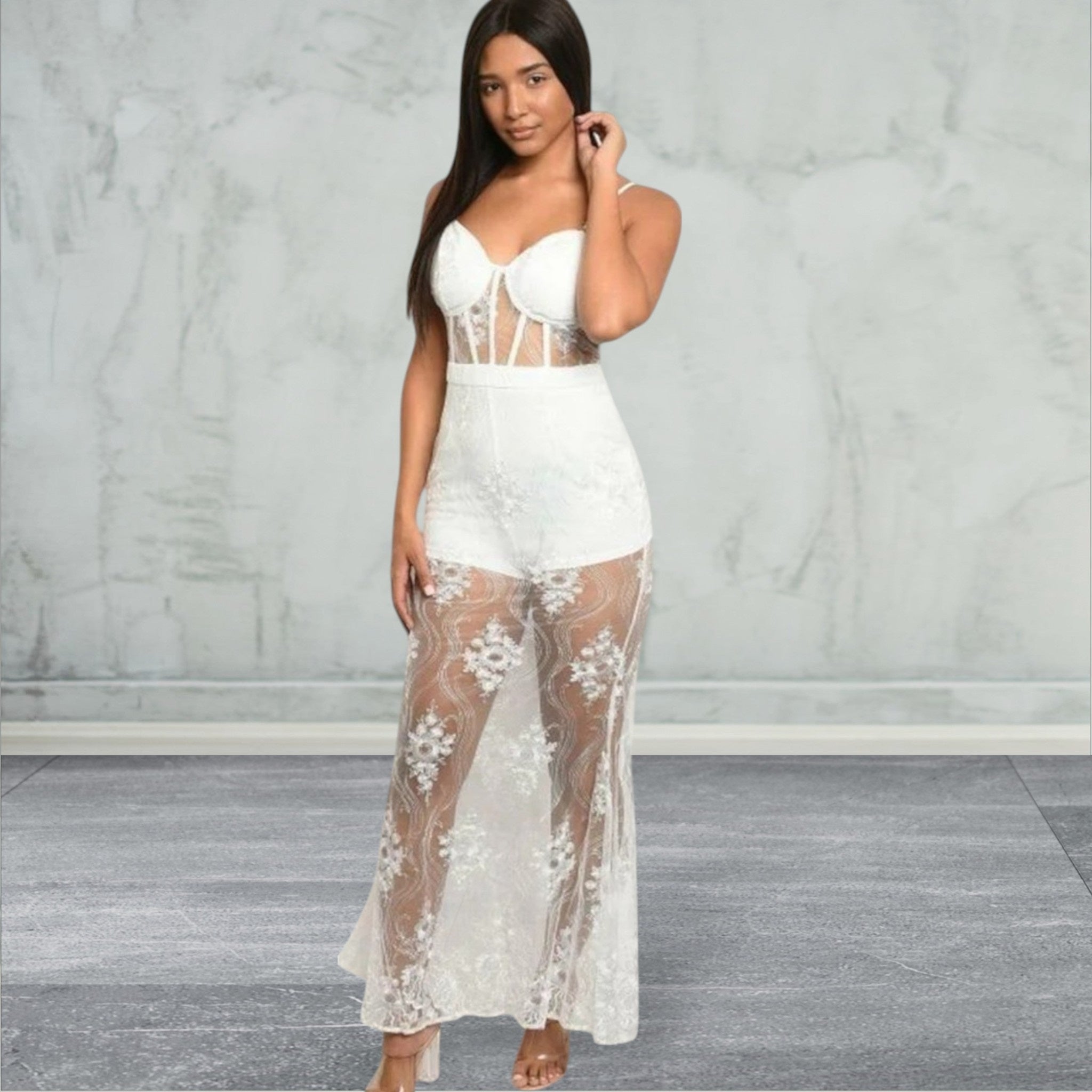 Sleeveless sweetheart neckline all over lace dress