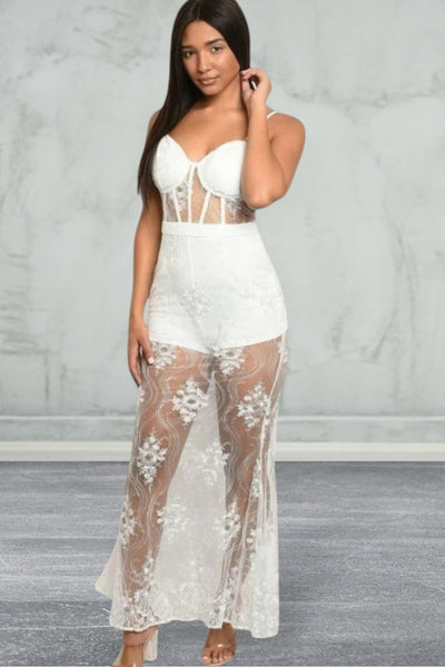 Sleeveless sweetheart neckline all over lace dress