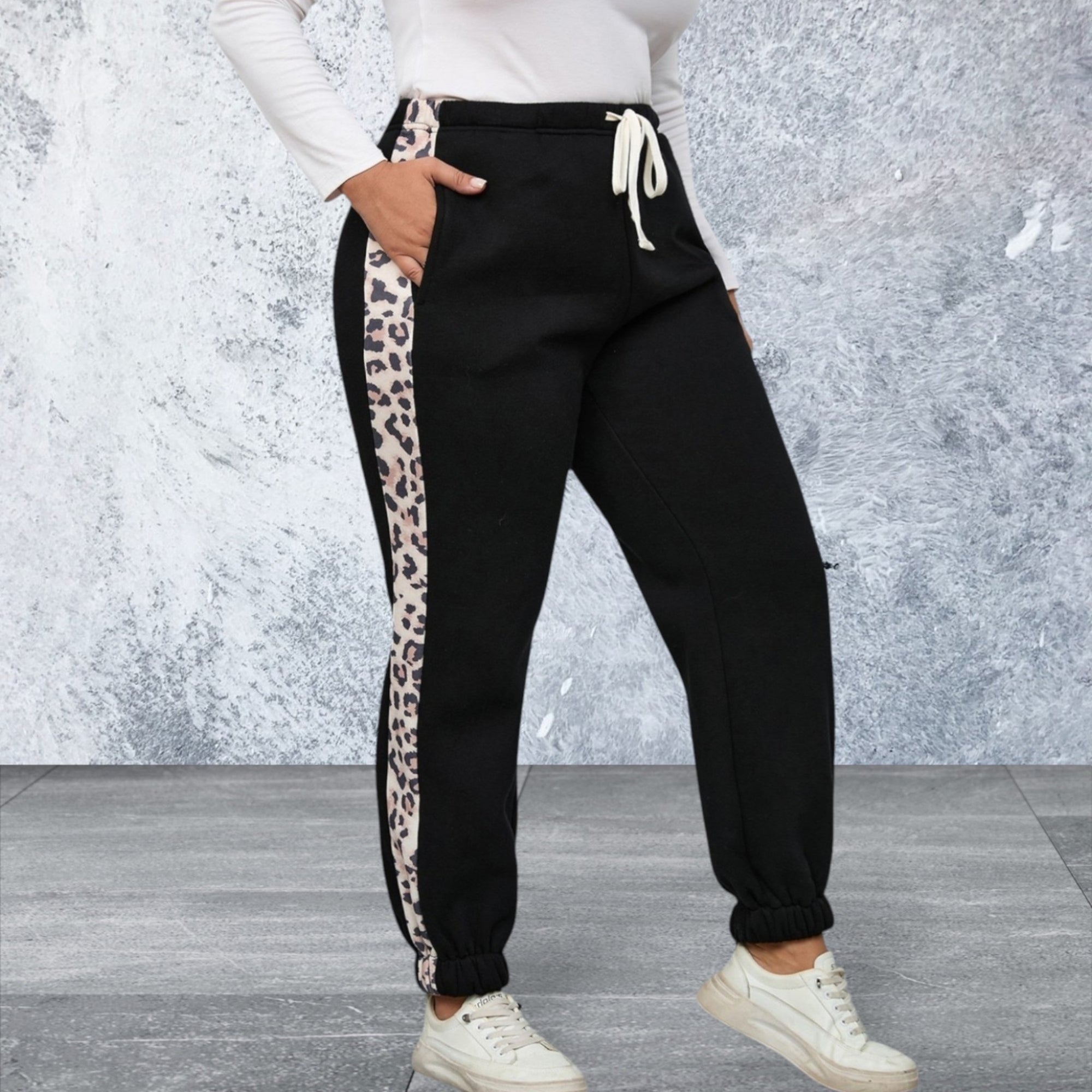 Plus Size Leopard Print On The Side Joggers