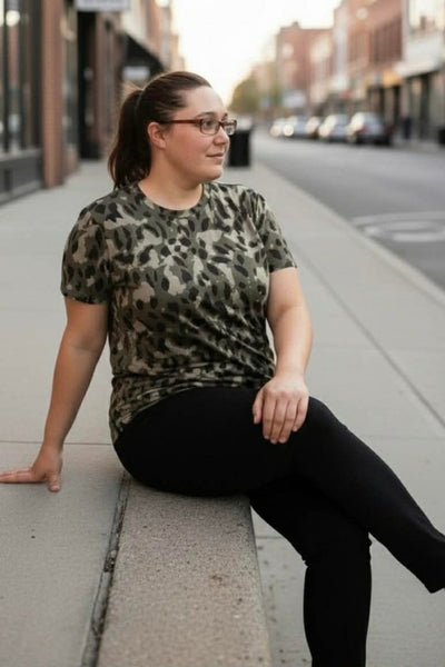 Short Sleeve Leopard Print Mock Neck Slim Top