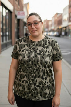 Short Sleeve Leopard Print Mock Neck Slim Top