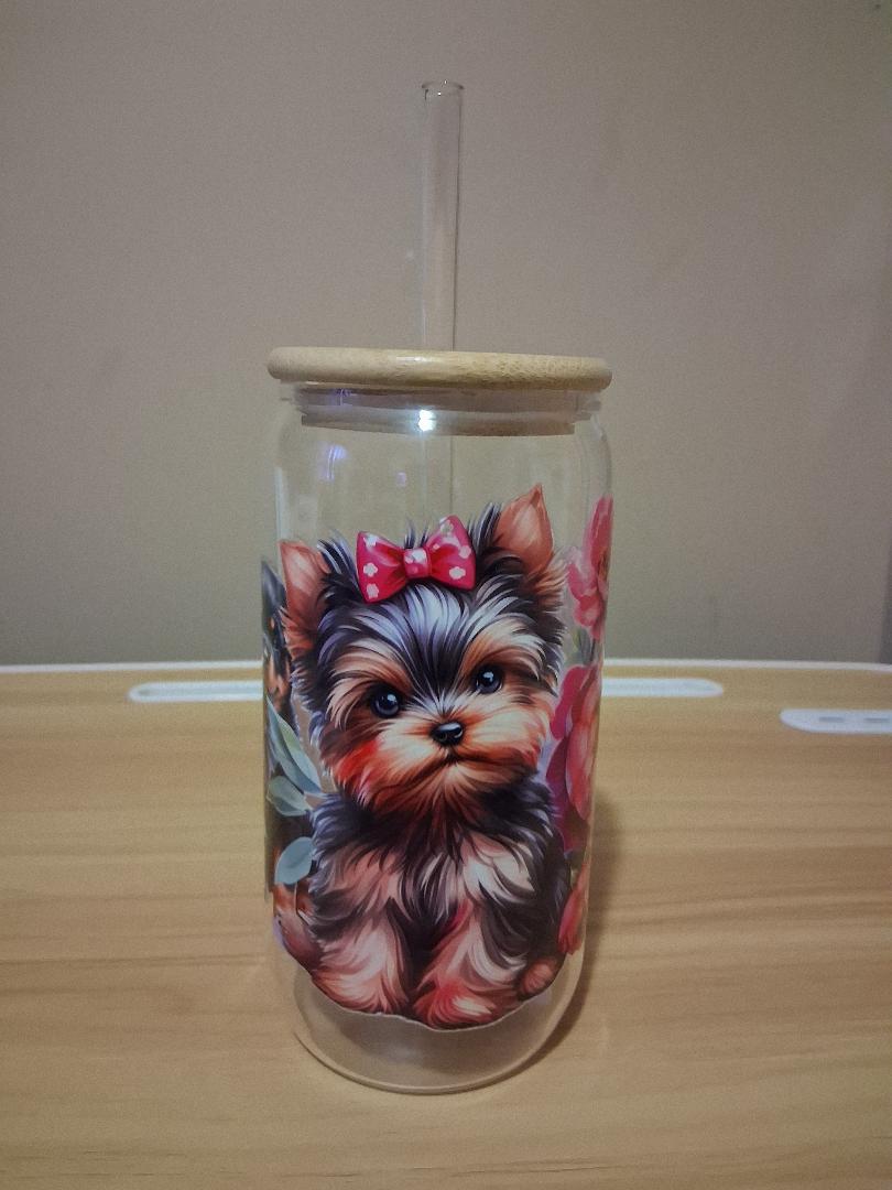 Tumbler with a dog illustration and bamboo lid 